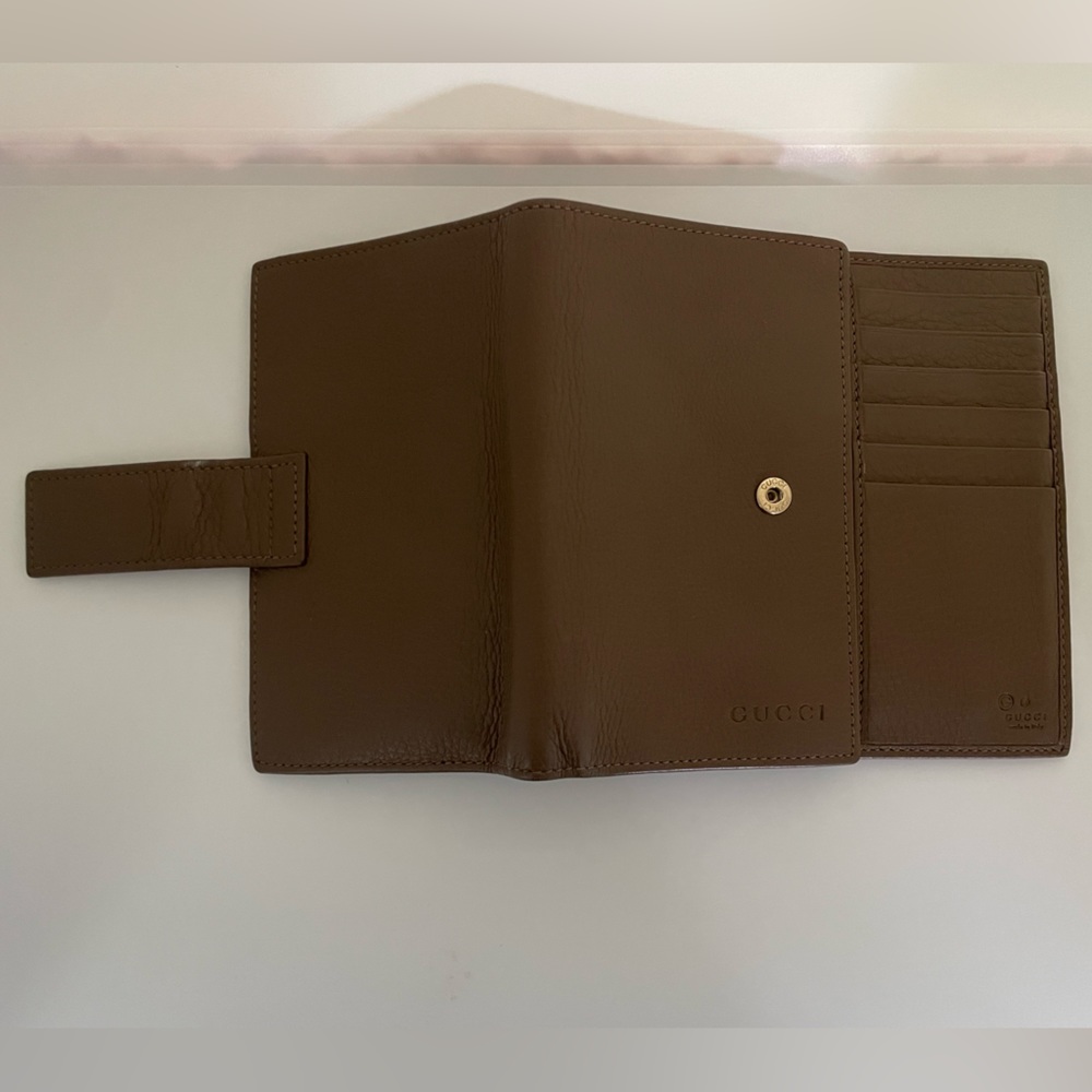 Authentic Gucci Leather Wallet - Picture 10 of 10